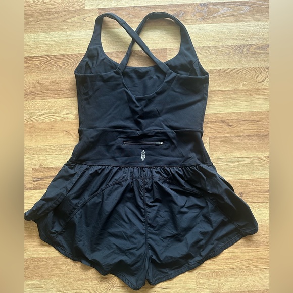 FREE PEOPLE !!! MEDIUM WORKOUT ROMPER BLACK - Picture 5 of 5